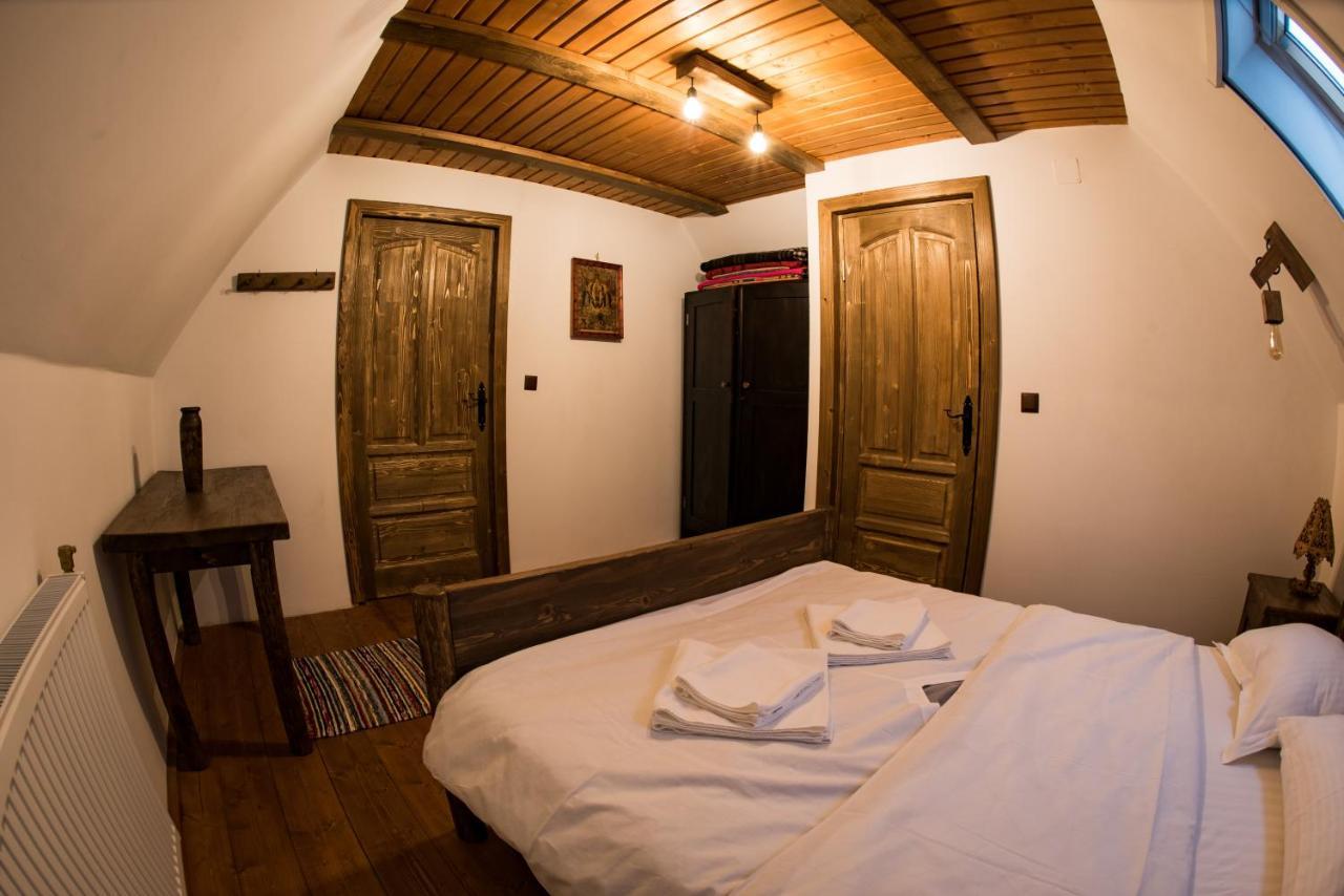 Hotel Casa Strabunicului à Partestii de Sus  Extérieur photo