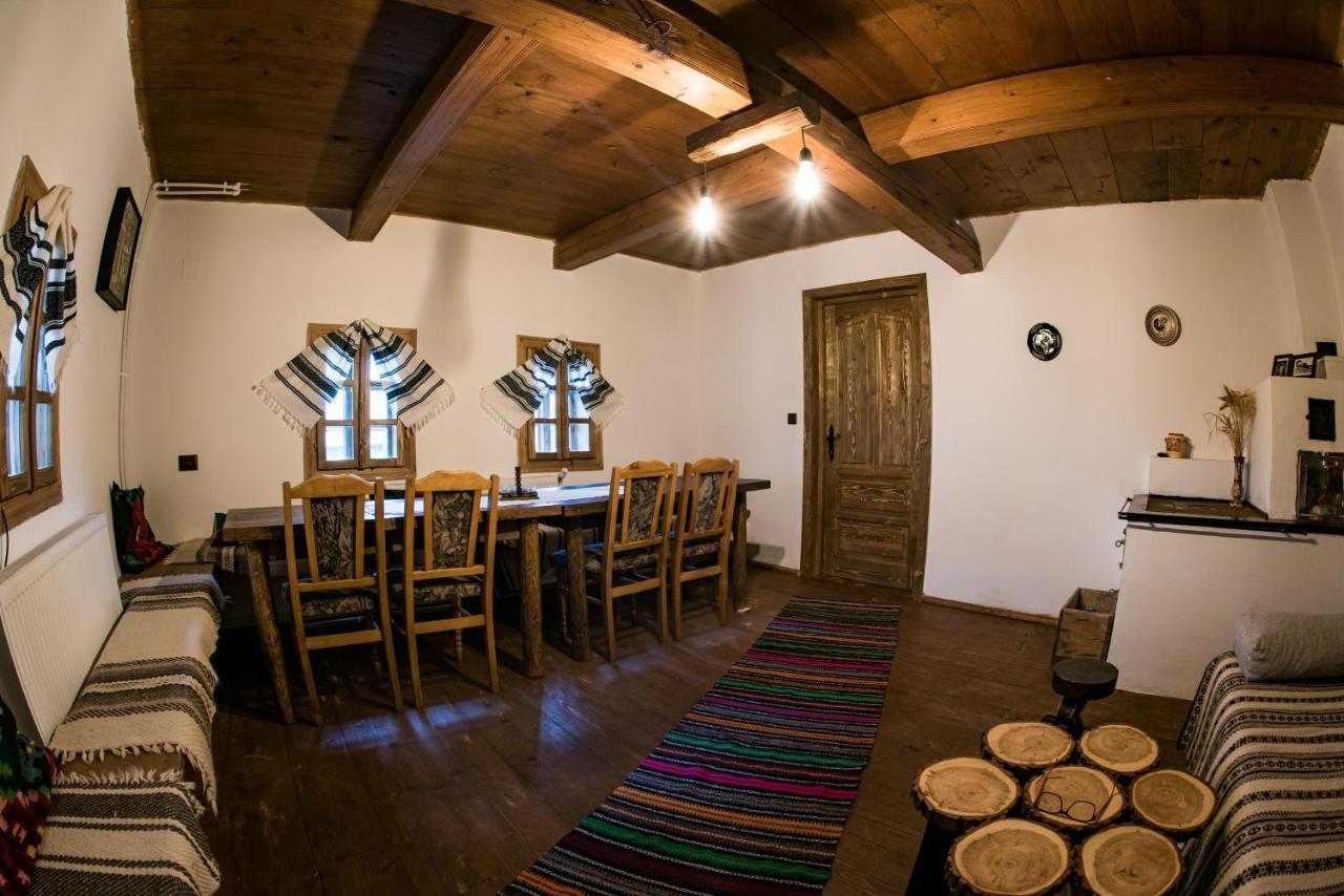 Hotel Casa Strabunicului à Partestii de Sus  Extérieur photo